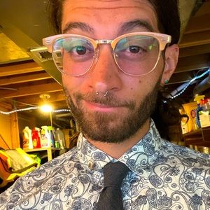 Meet your Posher, Avery